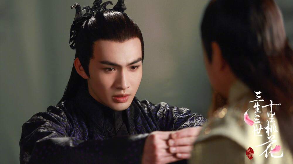 三生三世十里桃花
张彬彬 饰 离镜