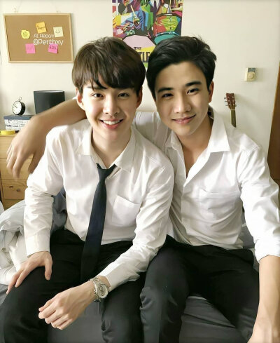 明明泡芙perthsaint
图片来自微博