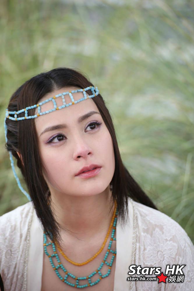 古剑奇谭
钟欣潼 饰 巽芳