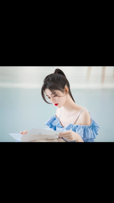 
VB:苏钰梦爱修图
自修图
禁一切❌ 除加文字
记得标图源 ​​​