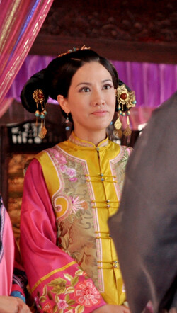 
童荣庆 饰 九姨娘