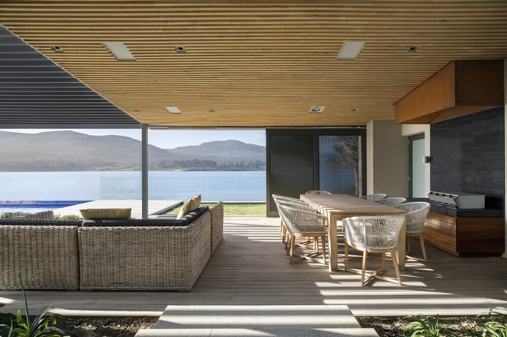 Benguela Cove 度假住宅，南非 / SAOTA + ARRCC
湖泊與山巒