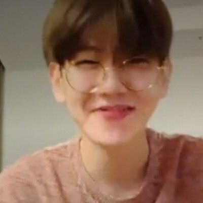 伯贤直播最新表情包，自制，不喜勿喷，喜欢的抱图，二传注明