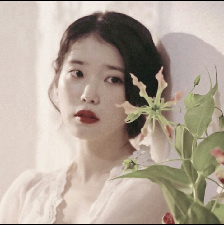 IU