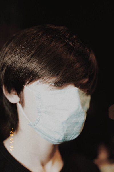 -「7%的小脾气和93%的喜欢你
中和成了
最后的100%温柔爱你」
200505 下班 ​​​