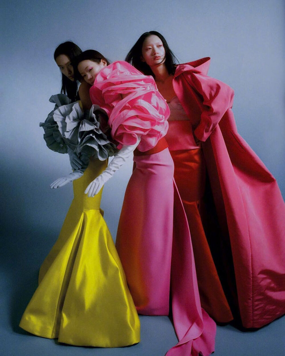 Vogue Poland May 2020 波兰版VOGUE 五月刊 “Teatr Zaangazowany”主题, 国模刘婷蕾, 华依澜 与NamYoon Kim出镜。