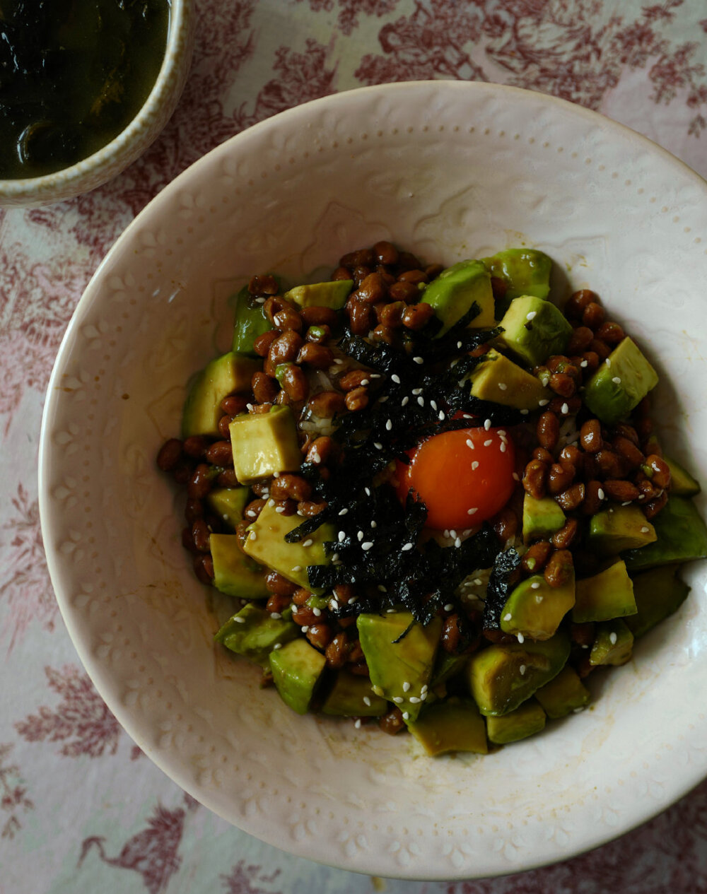 牛油果纳豆盖饭