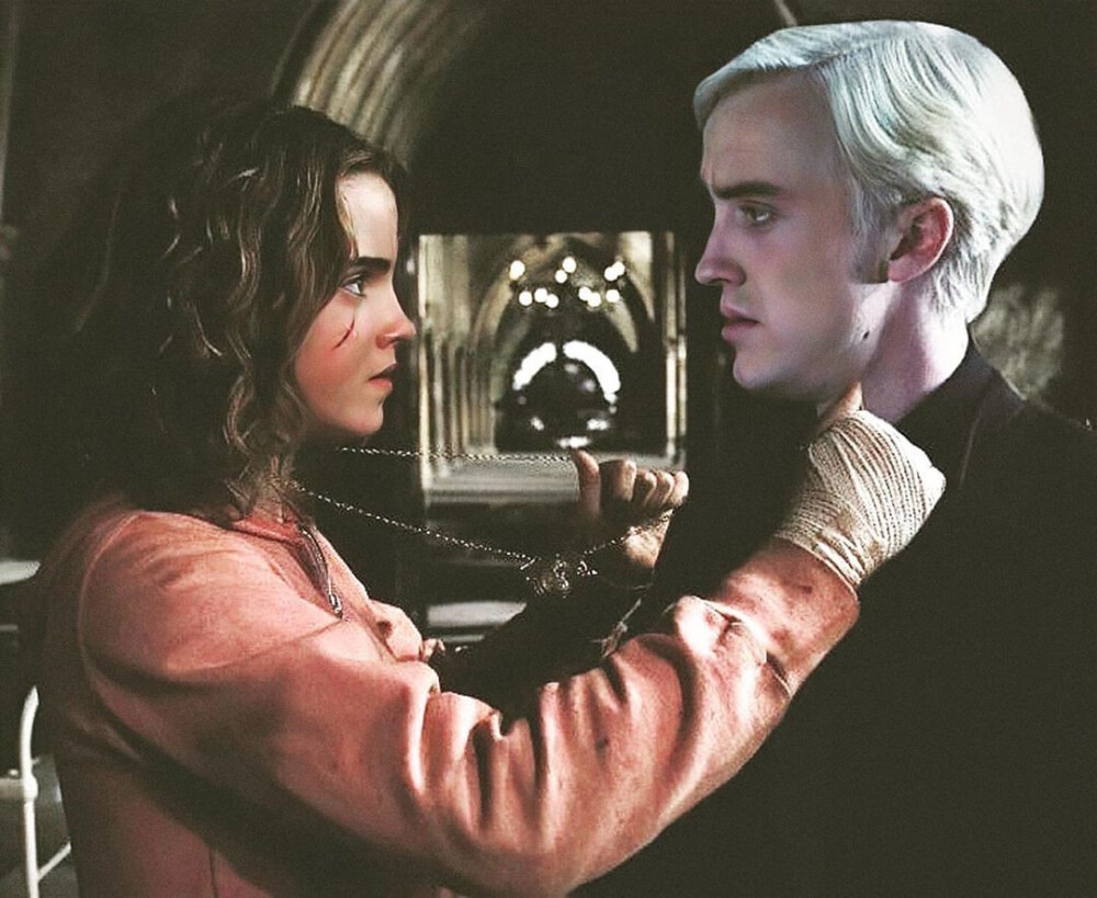 哈利波特 德赫 汤艾
Hermione Granger, Emma Watson; Draco Malfoy, Tom Felton