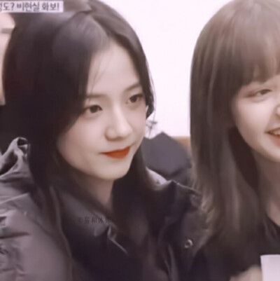 jisoo＆Lisa
by阭悻
/
原截沈瑶