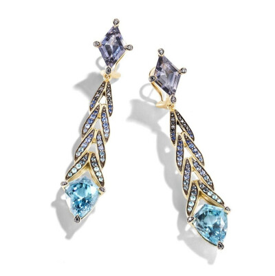 印尼珠宝商 John Hardy 刚刚推出「Cinta」系列的新一季作品，设计灵感源自该国旅游胜地「巴厘岛」。新作由2个子系列构成——「Legends」以具象风格重塑龙、虎、蛇等当地传说中的动物主题；「Classic Chain」则通过抽…