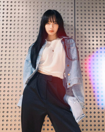 lisa 青春有你2导师 爱豆 泰国 美女 奶A 壁纸 blackpink 粉墨 韩国女团 辣丽莎 姿势 slay ins搬运 跳舞 穿搭