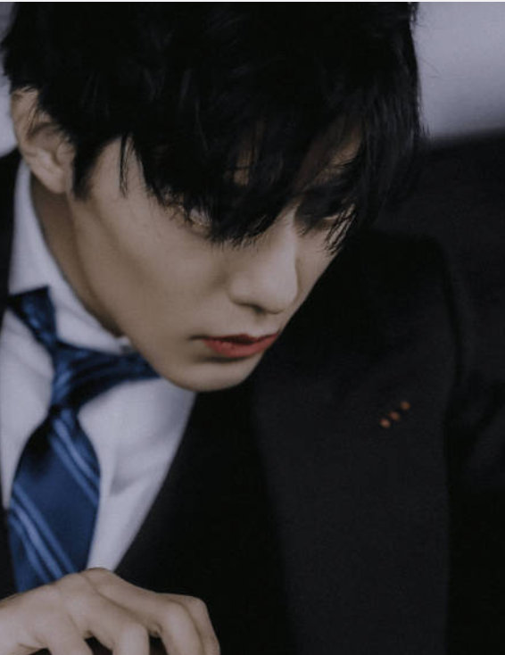 #肖战# 肖战视频专访说了些什么（文章cr：大概我就是哈哈 ）短短十分钟的视频就能看出肖战他刻在骨子里的涵养，他的格局真的很大。回应简洁明了具有针对性，态度诚恳内容有深度，该说的都说了，然后一起成长吧。