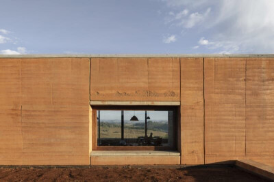 
微博搬运工 转自Rudow
House Cunha／Arquipélago Arquitetos／Cunha, Brazil