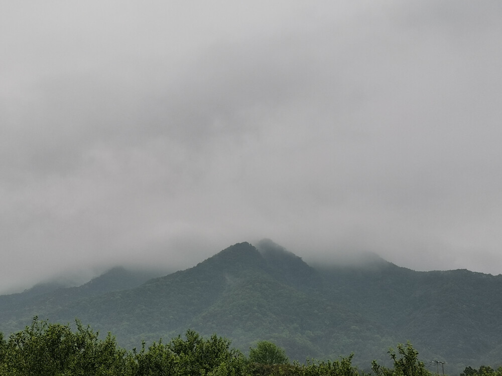 白云.壁纸.山峰.寂静