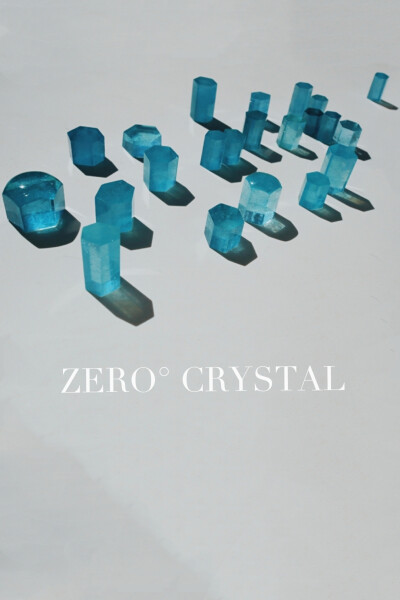 “自然有神 晶石有序 上亿年自然的孕育 只为遇见这时刻的你” ​ ——零界之间 欢迎您的到来