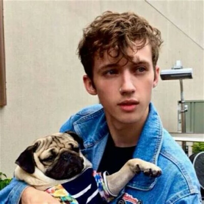 troye