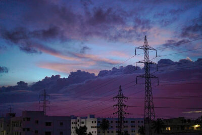 【背景图】夕阳 安静 温柔 生活
喜欢一个人在傍晚的时候带着耳机听着温柔的音乐搭上最后一班末班车从坐到尾，一边欣赏着沿途的风景。