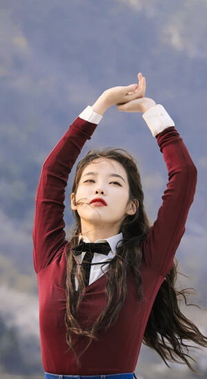 IU