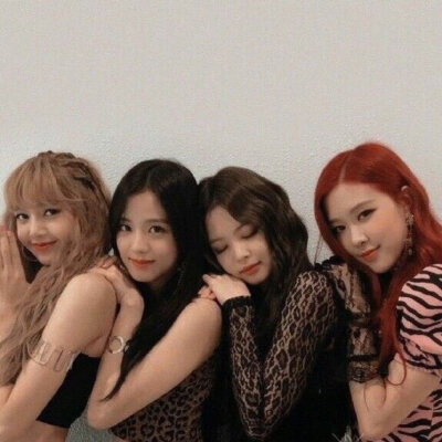 期待六月的归来！rose，Jennie，Lisa，jisoo!!