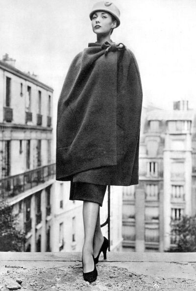 巴黎世家"老子做的版型够你们啃一辈子!!!"
Cristóbal Balenciaga back in 1950's