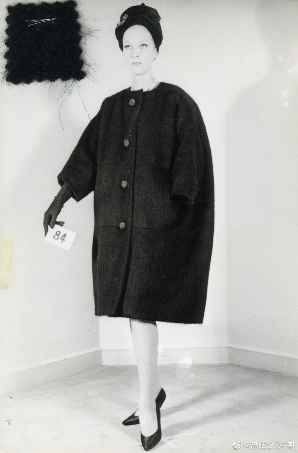 巴黎世家"老子做的版型够你们啃一辈子!!!"
Cristóbal Balenciaga back in 1950's