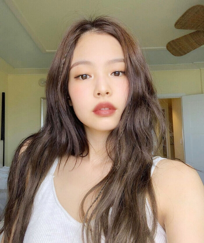 自己修的图
blackpink jennie