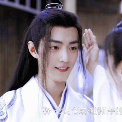 ■我见过的最美的夏天，是你穿过人群找到我的那个四月。
原截许柒言
@江卿