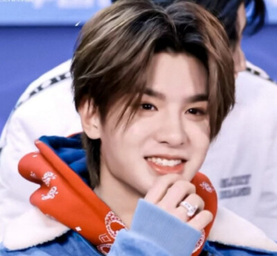 黄明昊