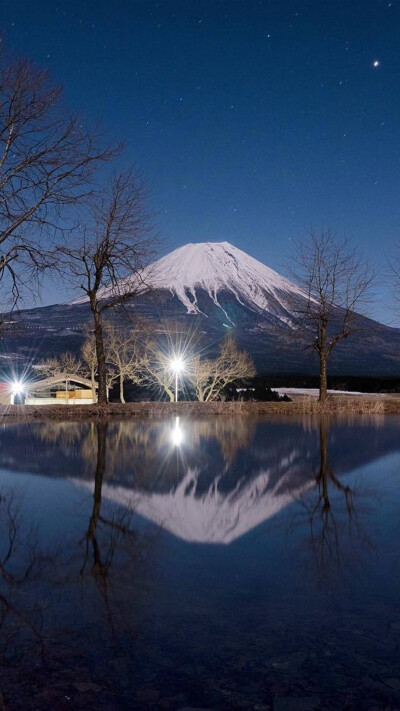 富士山 - cr：未知
风景壁纸/湖光山色/夜景摄影/小清新/天空晚霞/横屏壁纸/锁屏壁纸/手机壁纸ins/高清壁纸/背景图/文案/