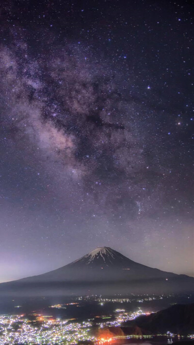 富士山 - cr：未知
风景壁纸/湖光山色/夜景摄影/小清新/天空晚霞/横屏壁纸/锁屏壁纸/手机壁纸ins/高清壁纸/背景图/文案/