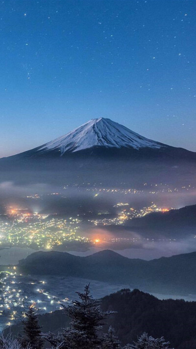 富士山 - cr：未知
风景壁纸/湖光山色/夜景摄影/小清新/天空晚霞/横屏壁纸/锁屏壁纸/手机壁纸ins/高清壁纸/背景图/文案/