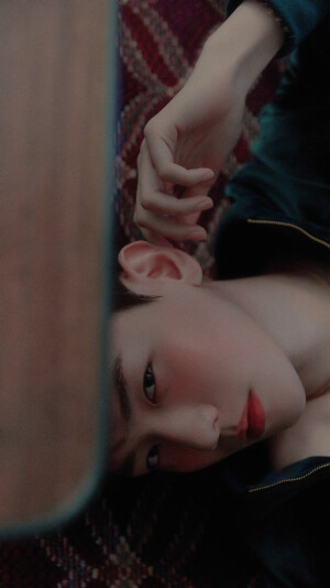 边伯贤
cr微博：陆晚初