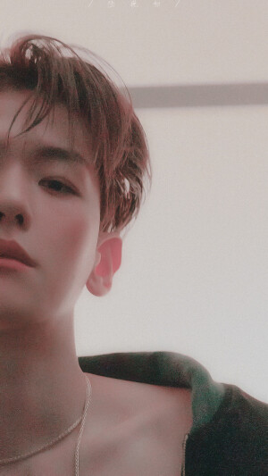 边伯贤
cr微博：陆晚初