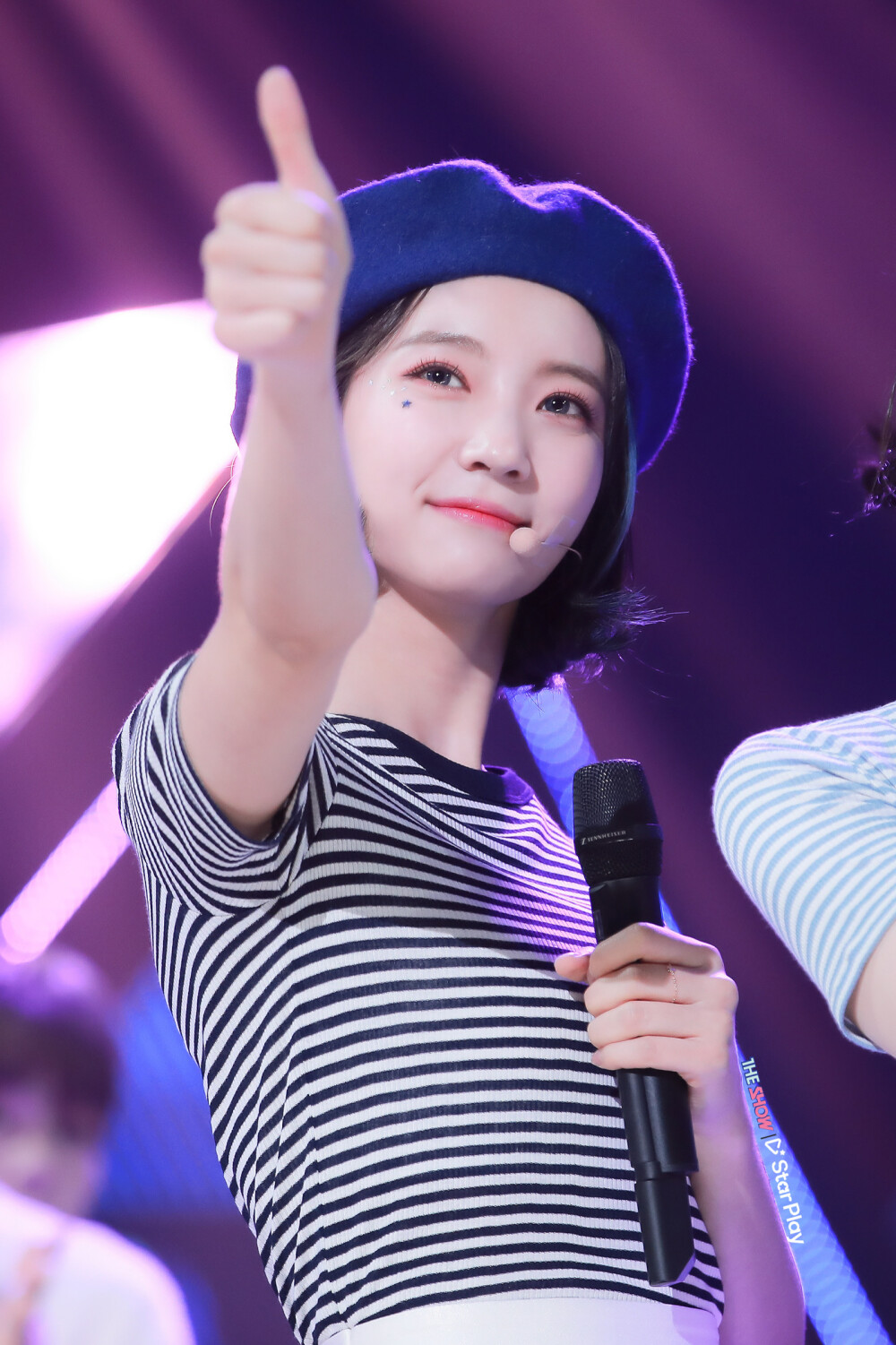 Oh My Girl 裴有彬