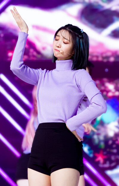 Oh My Girl 裴有彬