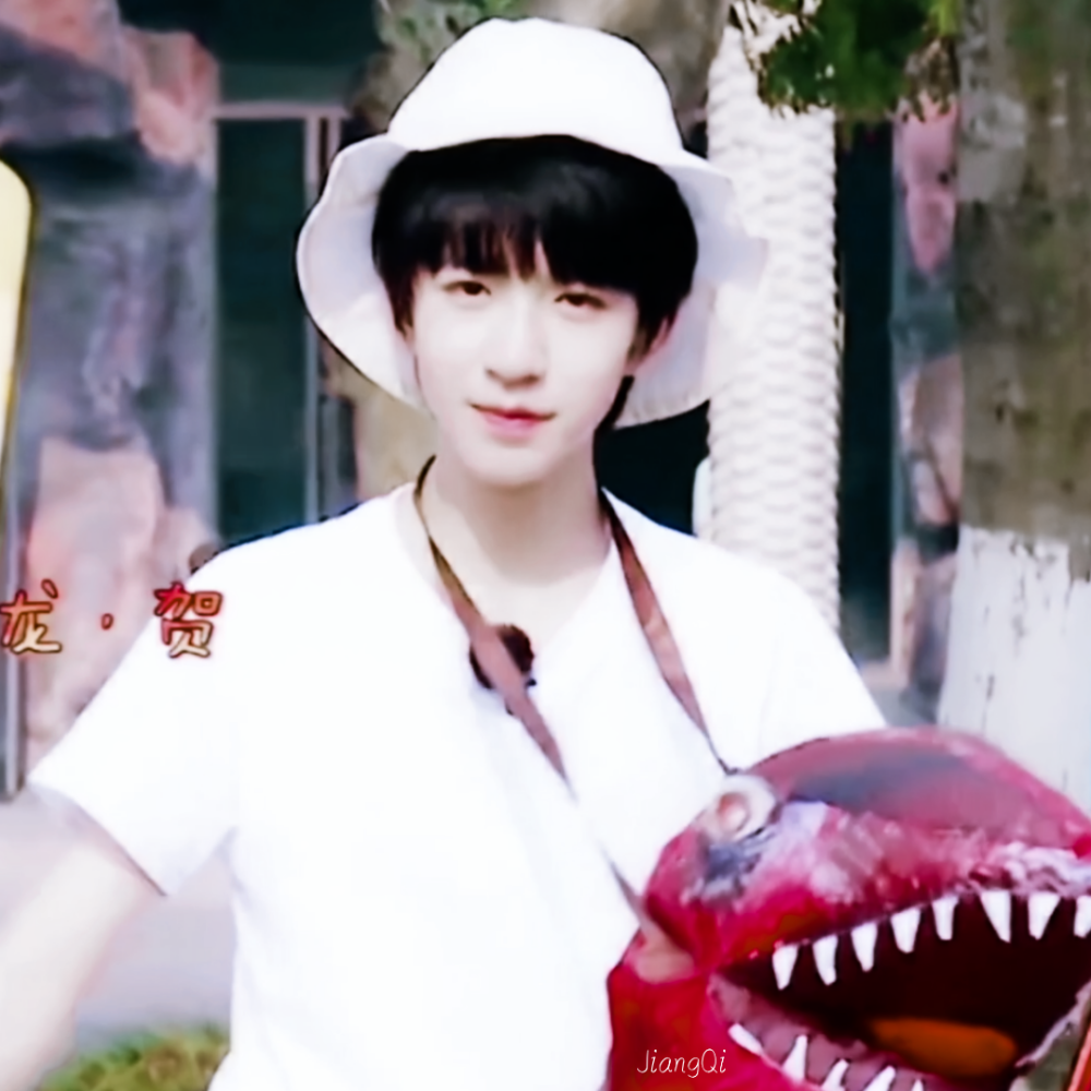 贺峻霖头像
二传标dt江亓