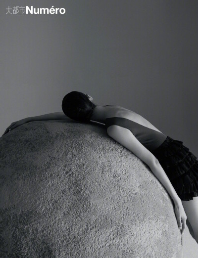 Numéro大都市五月刊，“超越” 封面大片，国模贺聪惊艳亮相
摄影: JumboTsui ​​​