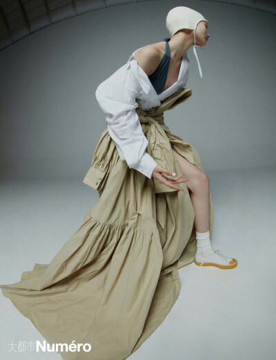 Numéro大都市五月刊，“超越” 封面大片，国模贺聪惊艳亮相
摄影: JumboTsui ​​​