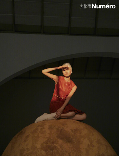 Numéro大都市五月刊，“超越” 封面大片，国模贺聪惊艳亮相
摄影: JumboTsui ​​​