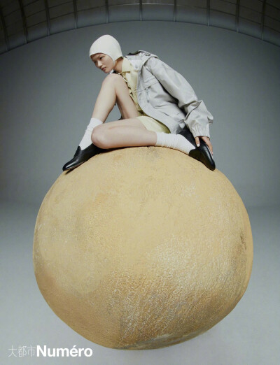 Numéro大都市五月刊，“超越” 封面大片，国模贺聪惊艳亮相
摄影: JumboTsui ​​​