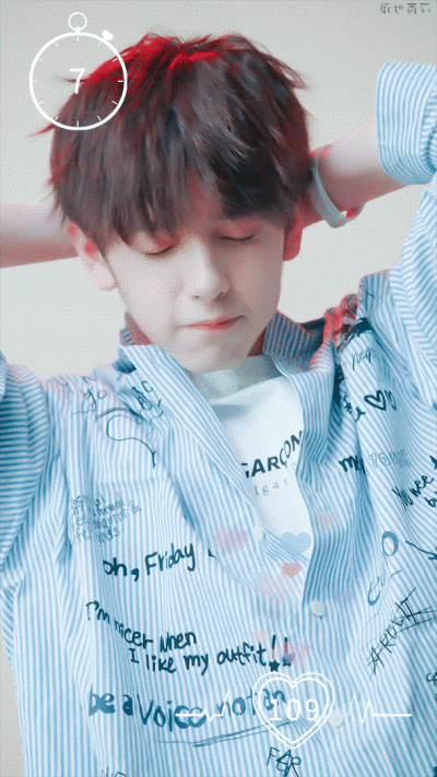 #选秀中的神仙颜值# 赛前因为一张公式照引发饭圈地震，五官清冷禁欲，私下却是个软萌小可爱，可盐可甜随意切换，当之无愧的“大厂收哥机”，这个弟弟好可爱，好想rua