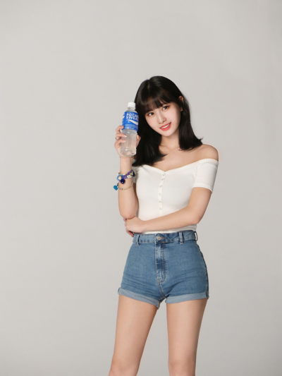 TWICE 平井桃 Momo 兔3