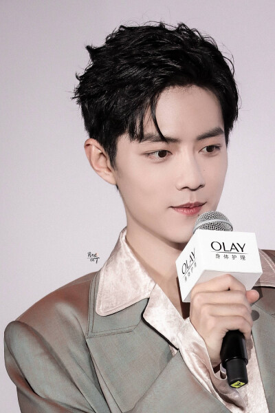 肖战20200119
Olay身体护理品牌活动
(cr.见水印)