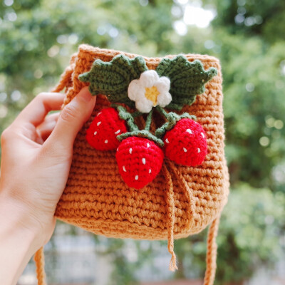 夏季小清新钩针DIY手工奶棉毛线编织草莓编织包视频材料包
