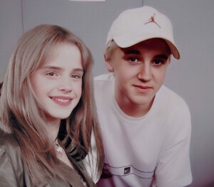 德赫 汤艾
Hermione Granger, Emma Watson; Draco Malfoy, Tom Felton