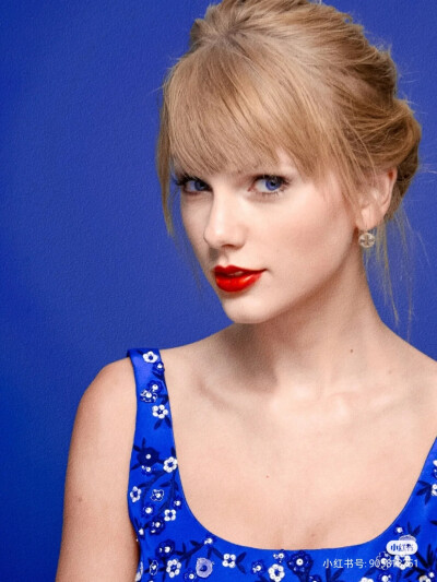 Taylor Swift's blue style
love her so much