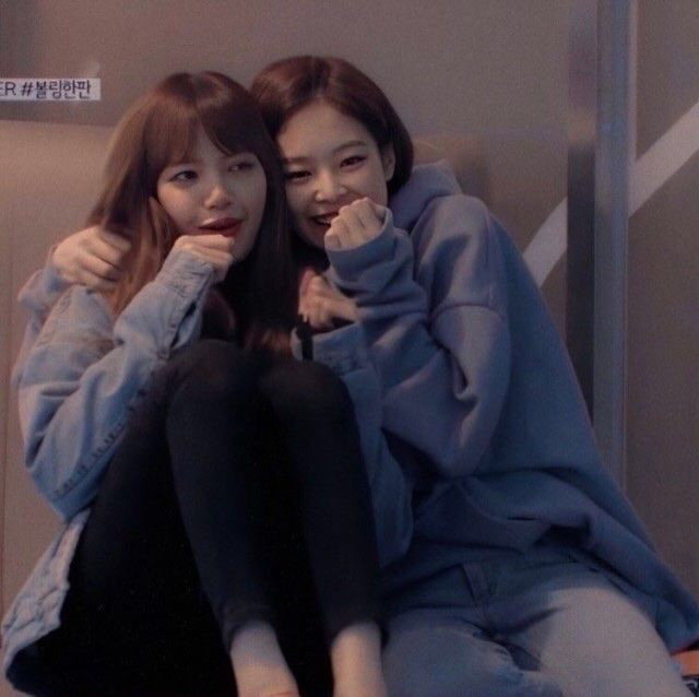 BLACKPINK lisa&Jennie头像 闺蜜头像
cr.头像巨丑 ​​​