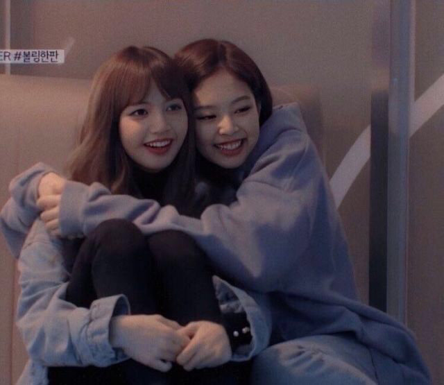 BLACKPINK lisa&Jennie头像 闺蜜头像
cr.头像巨丑 ​​​