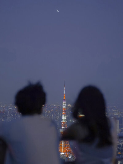 ✡️ 今夜は月が绮丽ですね
(●• ̀ω•́ )✧520 表白文案
“我不要浪漫，我只要你”
图 @小武拉莫