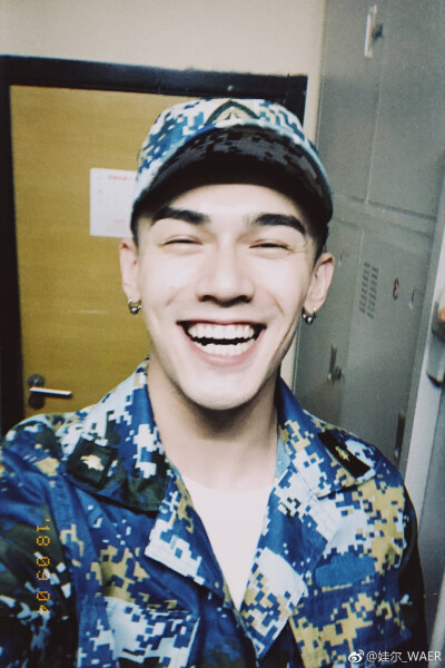 库都斯江 艾尼娃尔 娃尔 演员 壁纸